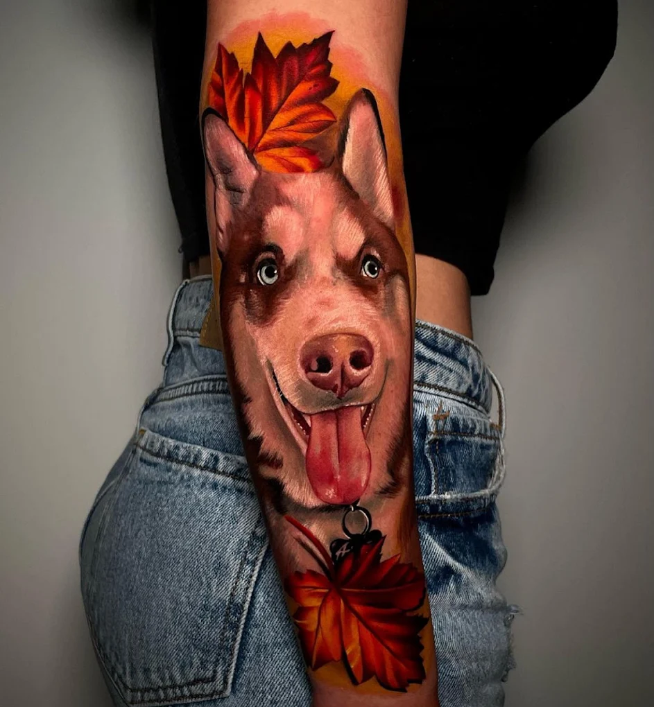 Tatuaje de un perro a color realista hecho en BCN INK, Barcelona