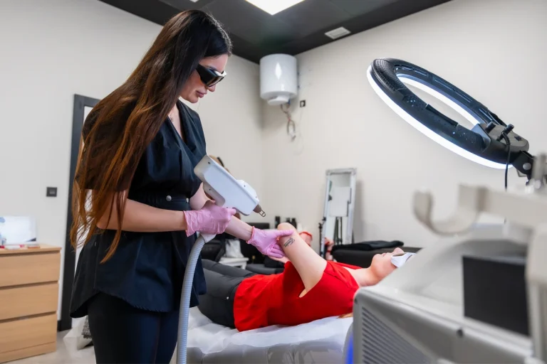 Sessión de eliminación de tatuaje con laser