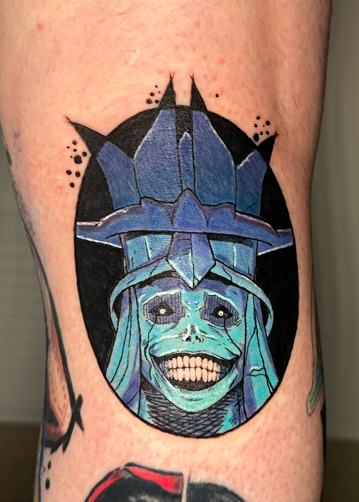 Tatuaje estilo anime de un rostro